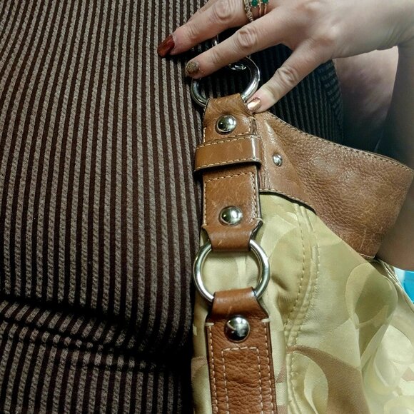Coach hobo bag. Signature canvas with leather and silver detailing - Picture 9 of 9